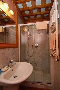 Hotel Cavour 10